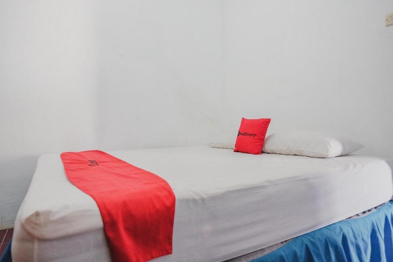 Reddoorz Near Pantai Florida Anyer Otel Serang Dış mekan fotoğraf